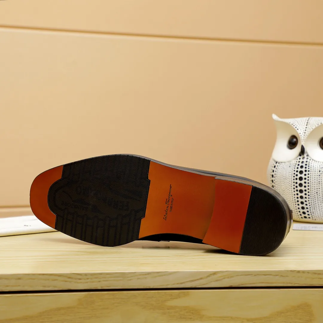 Factory price 420 🔥Ferragamo's new men's casual slip-on shoes🇨🇳Official website original 1:1 mold opening, original quality💯Fine workmanship, high-end luxury☘The upper is made of imported Italian first-layer cowhide🌴🐑leather lining🍓Rubber wear-resistant and non-slip outsole, breathable and comfortable to wear🍍The first choice for high-end men🍉Black, size 38-45
